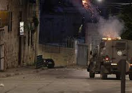 الاحتلال يداهم منزل عائلة الأسير الهيموني في مدينة الخليل