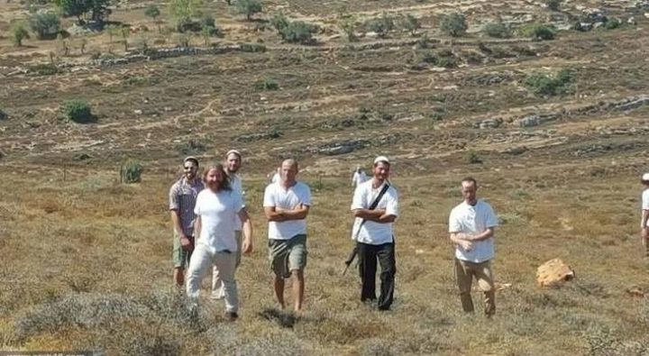 مستوطنون يسرقون خيمة ومعدات زراعية من الأغوار الشمالية