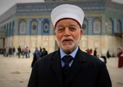 الحسيني: إبعاد مفتي القدس تصعيد خطير واستهداف ممنهج للمقدسات والمرجعيات الدينية