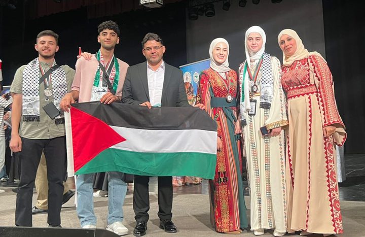 "التربية": فريق فلسطين يحصد عدة ميداليات في أولمبياد الكيمياء العربي في الأردن