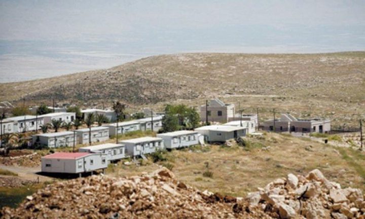 مستوطنون ينصبون بيوتا متنقلة جنوب شرق بيت لحم