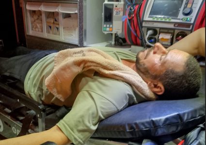 قوات الاحتلال تقتحم قرية التوانة وتعتدي على ناشط بعد محاولة مستوطنين إقامة بؤرة