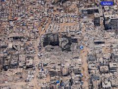 صور جوية تكشف الدمار الهائل جراء الإبادة الجماعية المستمرة في قطاع غزة، وتحول شاطئ البحر إلى مخيمات للنازحين بعد تدمير الاحتلال لمنازلهم.