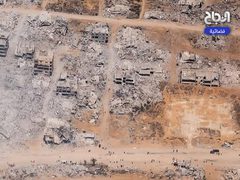 صور جوية تكشف الدمار الهائل جراء الإبادة الجماعية المستمرة في قطاع غزة، وتحول شاطئ البحر إلى مخيمات للنازحين بعد تدمير الاحتلال لمنازلهم.