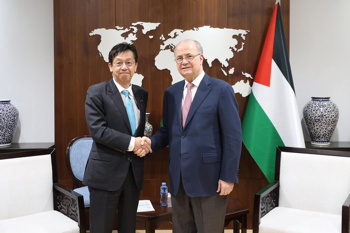 الحكومة الفلسطينية: الأولوية وقف الحرب وتسلم دولة فلسطين مهامها كاملة في غزة