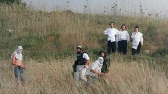 الخليل: إصابة رجل وزوجته في هجوم للمستوطنين على مساكن وممتلكات بمسافر يطا