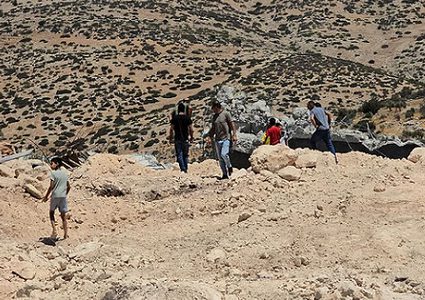 فرنسا تدين هدم الاحتلال مدرسة قيد الانشاء في طوباس