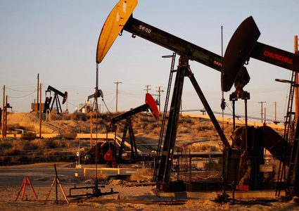 انخفاض أسعار النفط عالميا