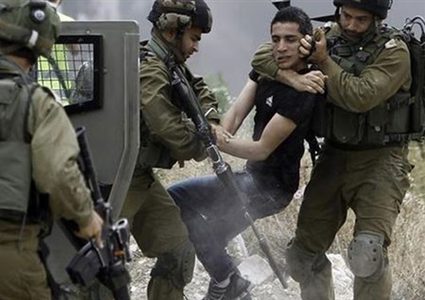 الاحتلال يعتقل 33 عاملاً من قرية أم طوبا جنوب القدس