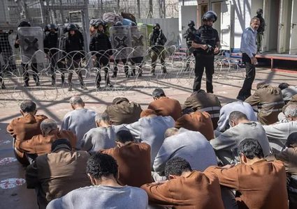 معتقلو غزة يواجهون الجحيم في سجون الاحتلال ومعسكراته