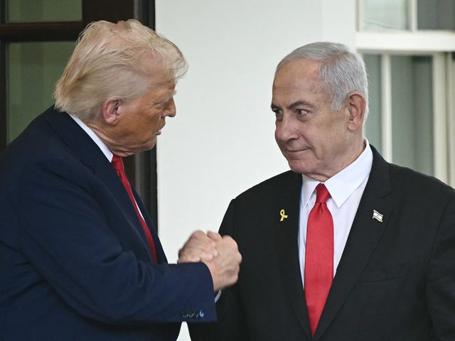 نتنياهو يماطل مستغلاً دعم ترامب... والإعلام العبري يرسم 3 سيناريوهات لغزة