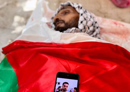 استشهاد نجم منتخب فلسطين لكرة السلة محمد شعلان الملقّب بـ"الزلزال"، بنيران الاحتلال أثناء محاولته الحصول على المساعدات في خانيونس جنوب القطاع.