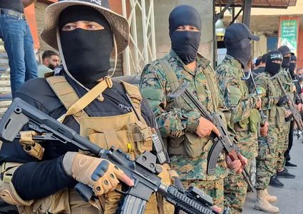 تسليم الدفعة الأولى من السلاح الموجود داخل المخيمات الفلسطينية للجيش اللبناني