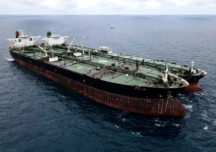 واشنطن تفرض عقوبات جديدة على شركات وسفن مرتبطة بنقل النفط الإيراني