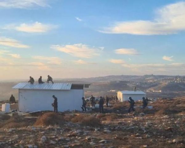 مستوطنون يقيمون بؤرة استيطانية جديدة في عطارة شمال غرب رام الله