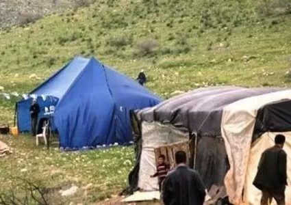 مستعمرون يقيمون بؤرة استيطانية جديدة