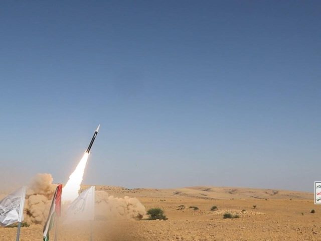 تحقيق إسرائيلي في فشل اعتراض صاروخ أنصار الله بعد سقوطه قرب اللد