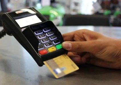 الاتصالات تصدر قرارا بالزام كافة شركات التوصيل والنقل بتوفير وسائل دفع الكترونية