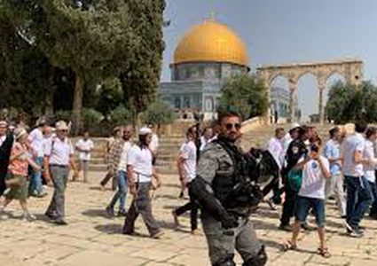 مستوطنون يقتحمون المسجد الأقصى ويؤدون طقوسا تلمودية