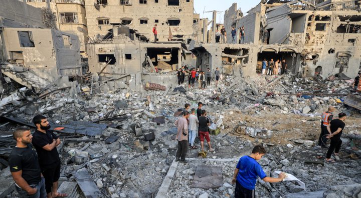 7 شهداء إثر قصف الاحتلال محيط مدرسة تؤوي نازحين ومنزلا بقطاع غزة