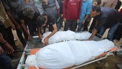 4 شهداء بينهم أم وطفلها في قصف إسرائيلي على غزة