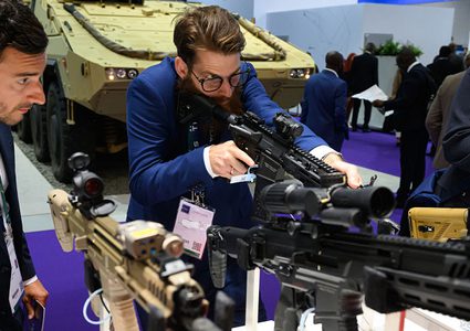 بريطانيا تمنع مشاركة وفد رسمي إسرائيلي في معرض السلاح بلندن