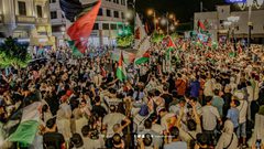 مسيرة حاشدة في مدينة طنجة المغربية نصرة لغزة ورفضا لحرب الإبادة المستمرة والتطبيع مع الاحتلال