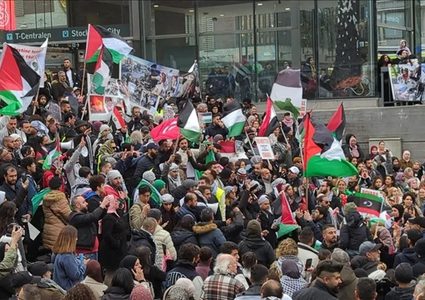 وقفة احتجاجية حاشدة في العاصمة السويدية ستوكهولم تضامنا مع أبناء شعبنا في غزة
