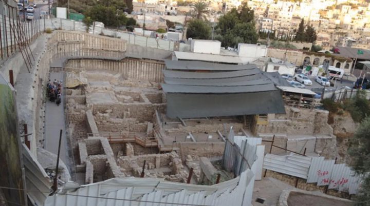 محافظة القدس: الاحتلال يدمّر آثارا إسلامية أموية أسفل المسجد الأقصى لإخفاء الحقا