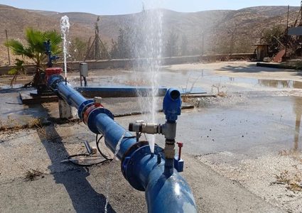 اعتداءات المستوطنين توقف ضخ المياه من بئر رقم 6 في عين سامية