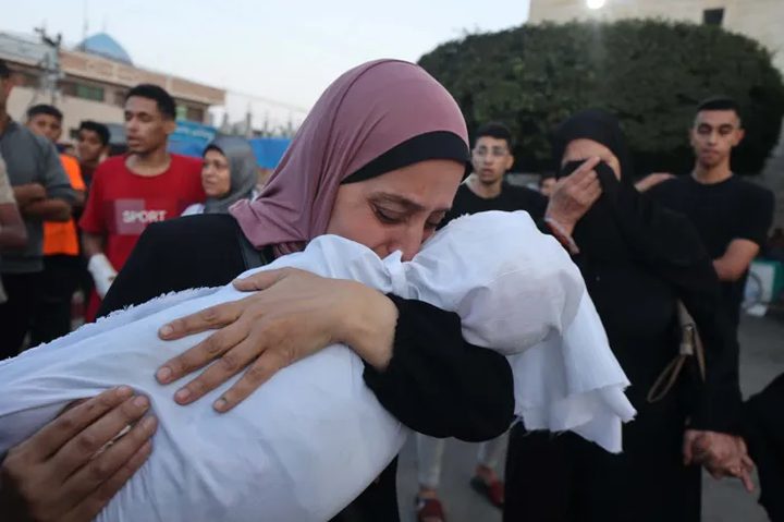 ١٠ شهداء وعدد من الاصابات في قصف الاحتلال حي الصبرة في غزة