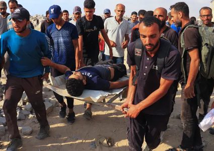 90 شهيدًا في غزة منذ فجر اليوم.. الاحتلال يستهدف منتظري المساعدات