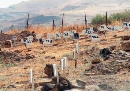 الاحتلال يحتجز جثامين 726 شهيدًا في الثلاجات ومقابر الأرقام