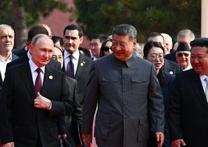 شي جينبينغ: لا يمكن إيقاف نهضة الصين خلال عرض عسكري بمناسبة انتهاء الحرب العالمي