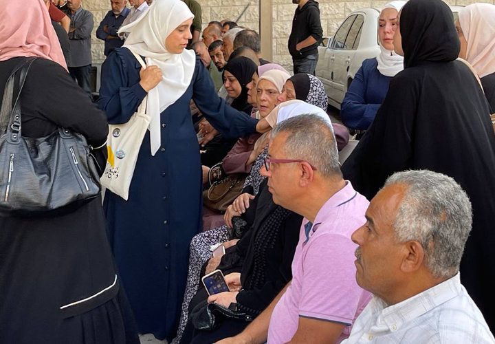 وداع الشهيد محمد جمال عمر مدني من مخيم بلاطة في مدينة نابلس داخل مستشفى رفيديا
