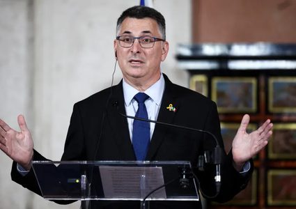 ساعر يحث فرنسا على التراجع عن الاعتراف بفلسطين ويحذر من المساس بأمن إسرائيل