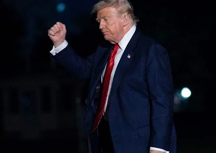 ترامب يدعو لوقف شراء النفط الروسي وفرض ضغوط اقتصادية على الصين