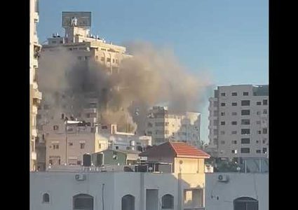 بالفيديو| الاحتلال يقصف برج المشتهى غرب غزة ويحوله إلى ركام