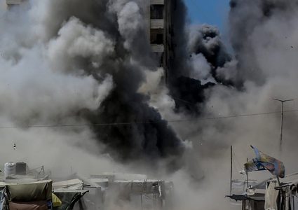 برج السوسي السكني الذي دمّرته طائرات الاحتلال قبل قليل في مدينة غزة