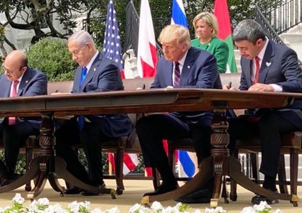 الإمارات تهدد بالانسحاب من اتفاقيات ابراهيم في حال ضم الضفة الغربية