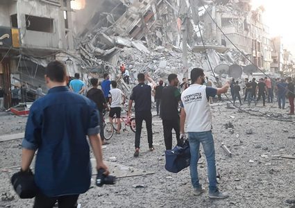 المكتب الإعلامي الحكومي في غزة:استهداف الأبراج جريمة تتطلب تحقيقًا دوليًا عاجلًا