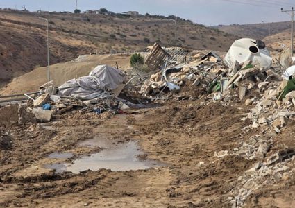 الأغوار الشمالية: قوات الاحتلال تقتحم مسكنا في عين الحلوة وتدمر محتوياته