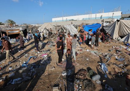 703 أيام للحرب.. عشرات الشهداء والجرحى بالقطاع وتدمير خمسين بناية وبرج بغزة