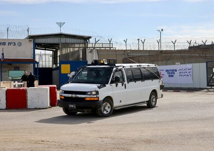 الاحتلال يفرج عن ١٦ اسيرا من غزة