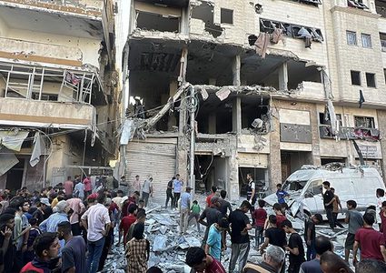 قصف متواصل على غزة تدمير مبانٍ سكينة واستهداف المدنيين