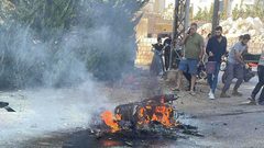 الجيش الإسرائيلي يفجر مدرسة ويستهدف دراجة نارية جنوبي لبنان