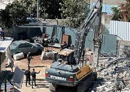 الاحتلال يجبر عائلة مقدسية على هدم منزلها في البلدة القديمة