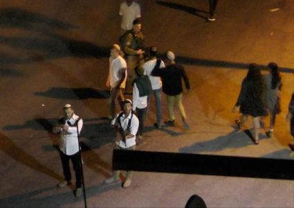 إصابات بهجوم مستوطنين شرق رام الله.. وحملة اقتحامات واعتقالات بالضفة