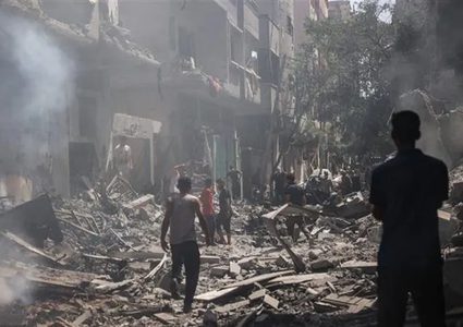 شهيدان اثر قصف الاحتلال مخيم النصيرات في غزة