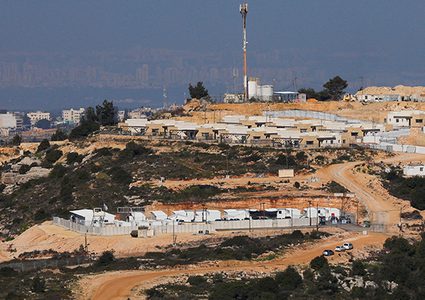 جيش الاحتلال يتعهد بدعم البؤر الاستيطانية والمزارع الرعوية بشكل مكشوف